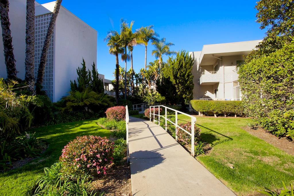 2352 Torrey Pines Road, Unit 2 La Jolla, CA 92037 - Photo 14 of 19 Gallery Image 14