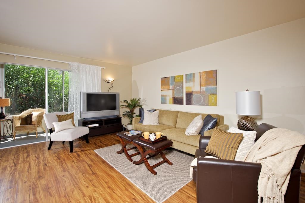 2352 Torrey Pines Road, Unit 2 La Jolla, CA 92037 - Photo 4 of 19 Gallery Image 4