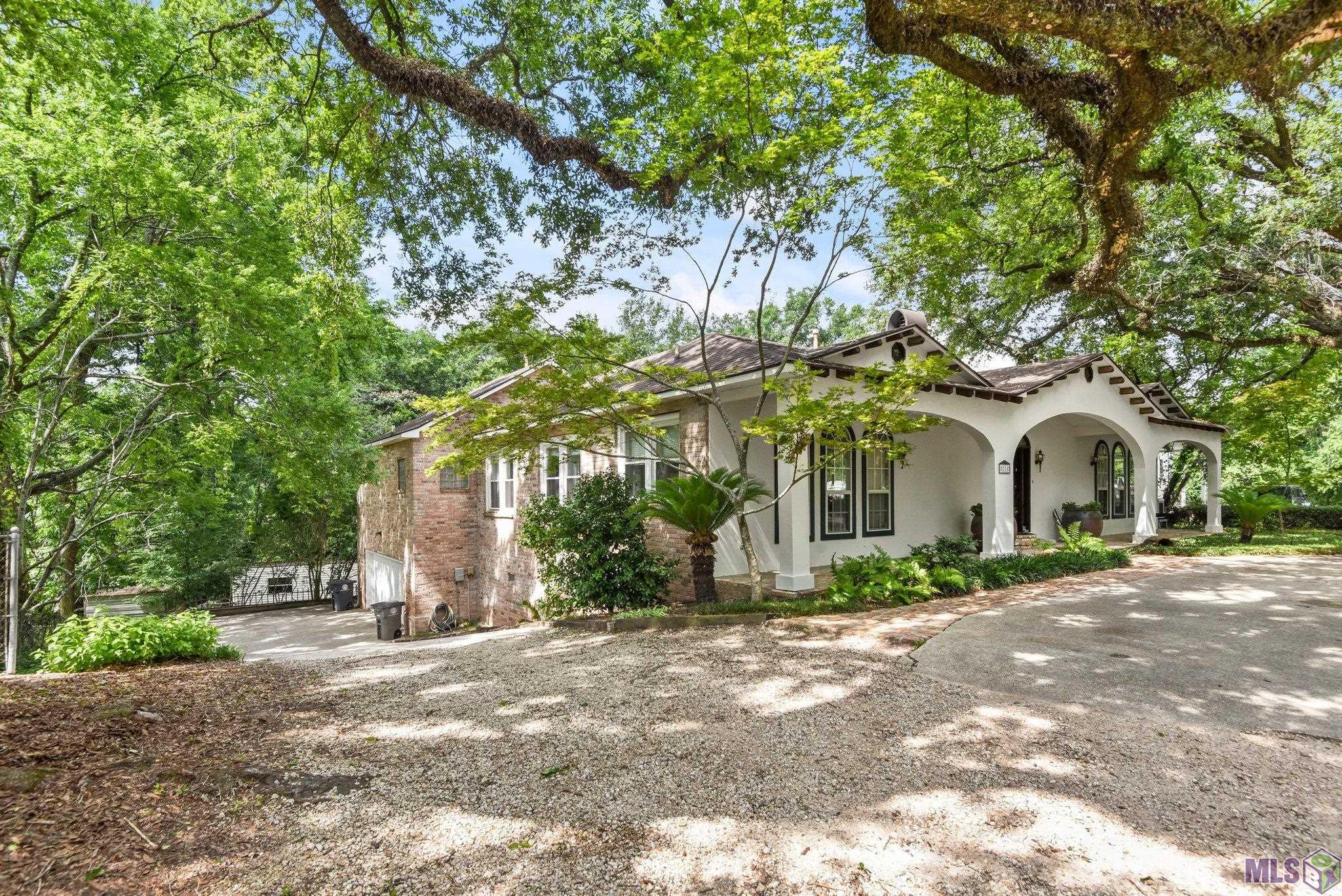 8218 Highland Road Baton Rouge, LA 70808 - Photo 33 of 34 Side Of House
