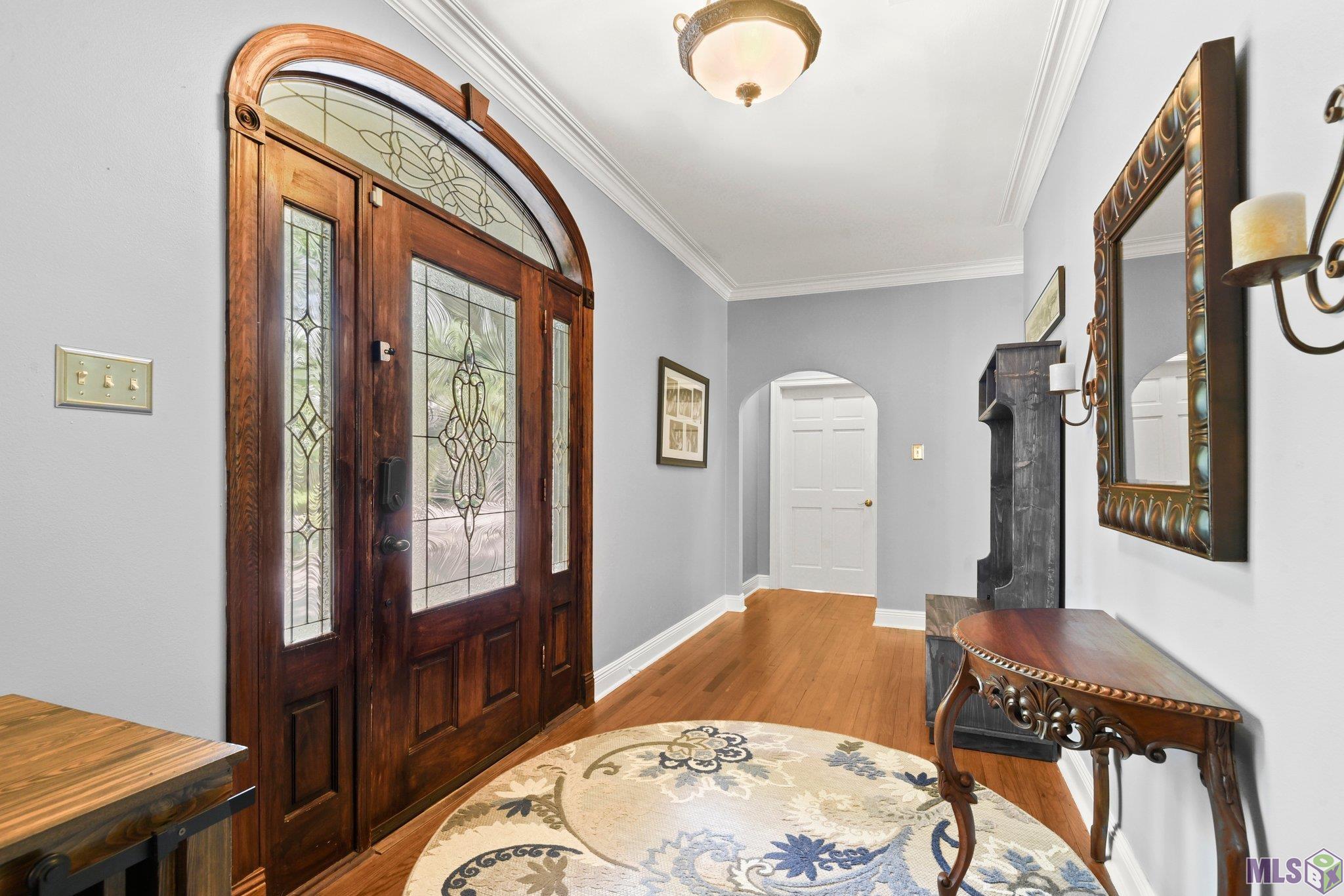 8218 Highland Road Baton Rouge, LA 70808 - Photo 5 of 34 Foyer