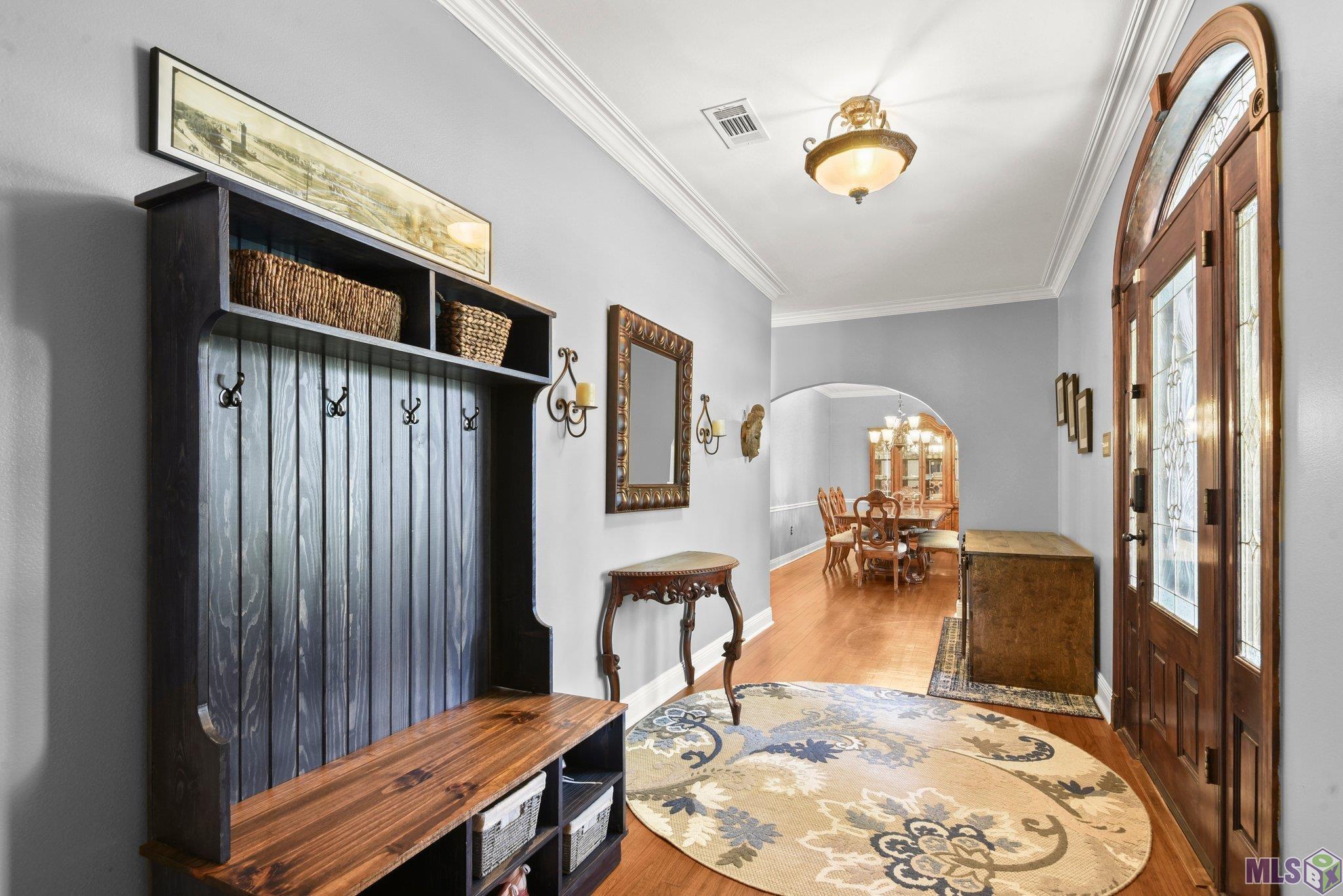8218 Highland Road Baton Rouge, LA 70808 - Photo 6 of 34 Foyer