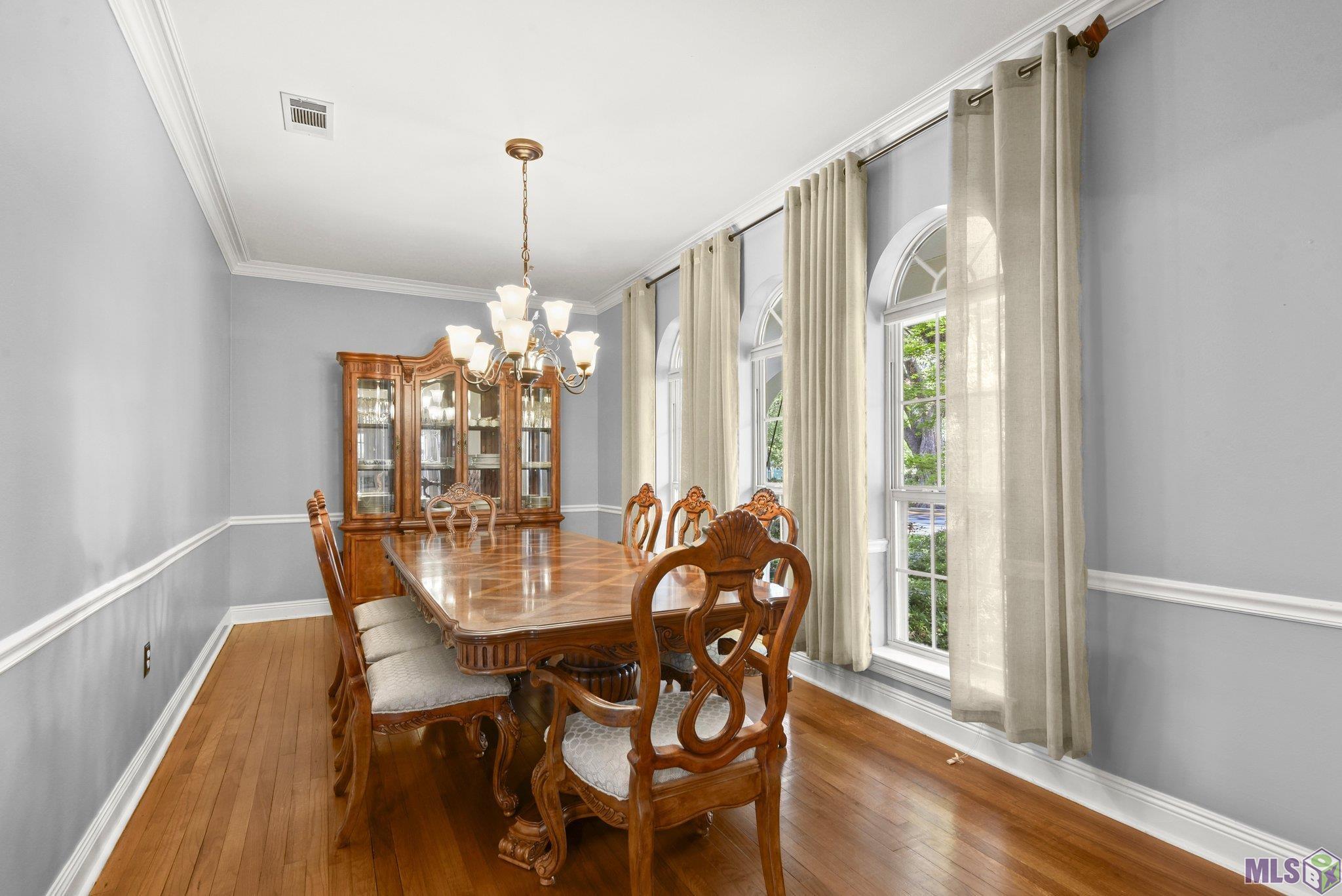 8218 Highland Road Baton Rouge, LA 70808 - Photo 7 of 34 Large Dining Room