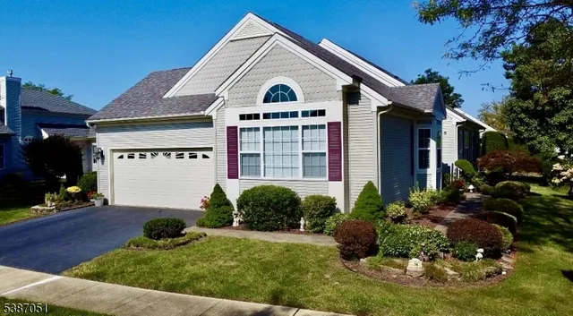 $549,000 | 14 Gascony Circle, Manchester Township, NJ 08759