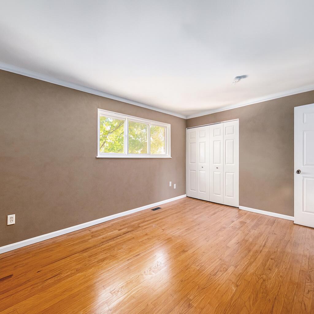 3342 Williamsburg Road Ann Arbor, MI 48108 - Photo 14 of 31 1st bedroom