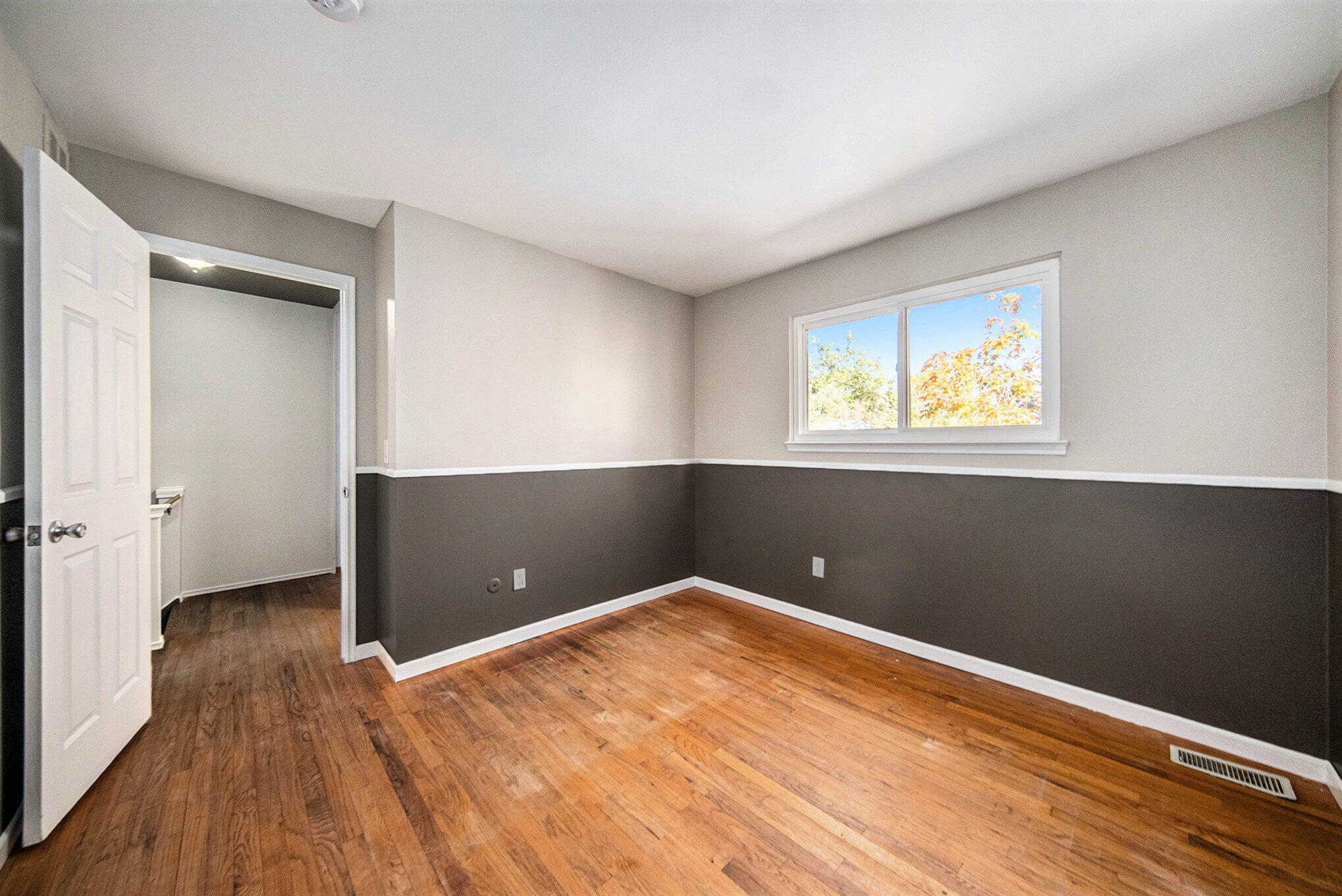 3342 Williamsburg Road Ann Arbor, MI 48108 - Photo 17 of 31 Second bedroom facing landing