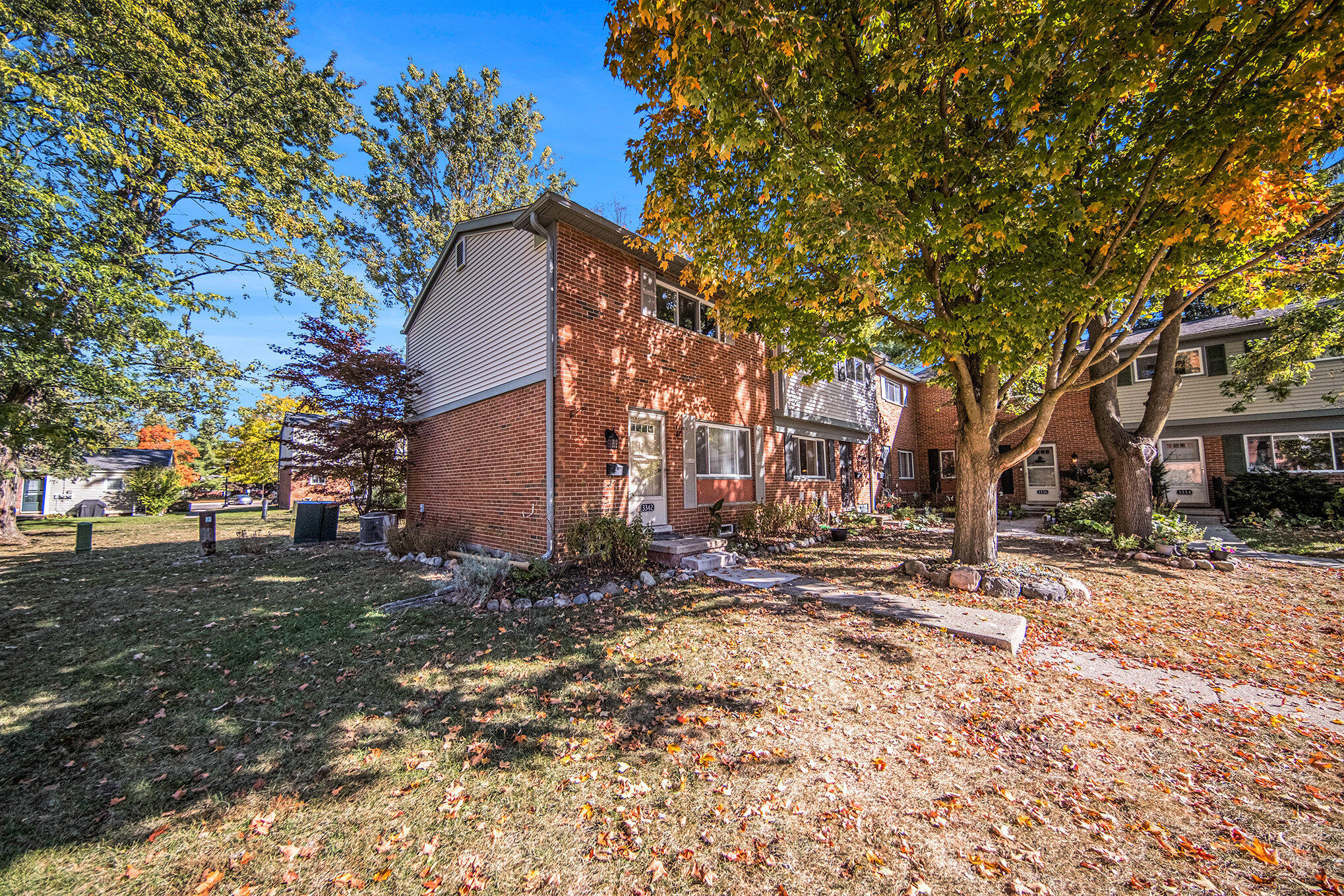 3342 Williamsburg Road Ann Arbor, MI 48108 - Photo 23 of 31 Side shot of corner lot