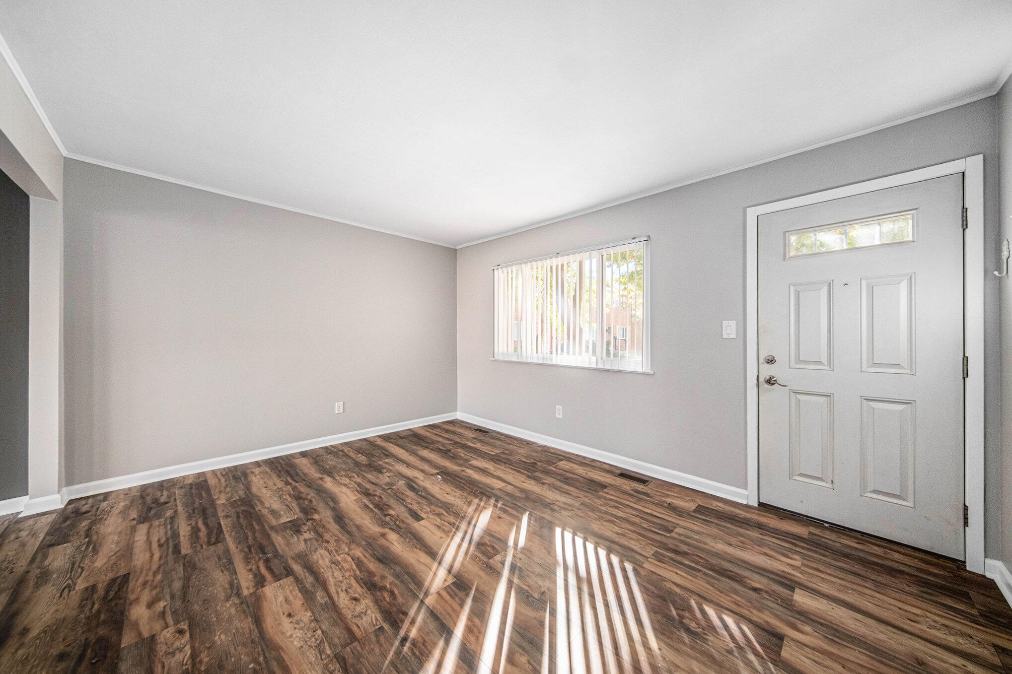 3342 Williamsburg Road Ann Arbor, MI 48108 - Photo 3 of 31 Living room toward front door