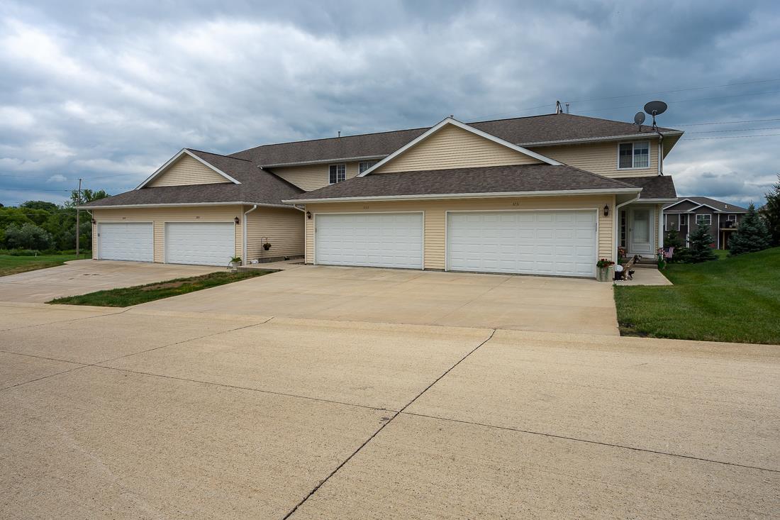 3727 Stoney Point Road Southwest Cedar Rapids, IA 52404 - Photo 3 of 25 Gallery Image 3