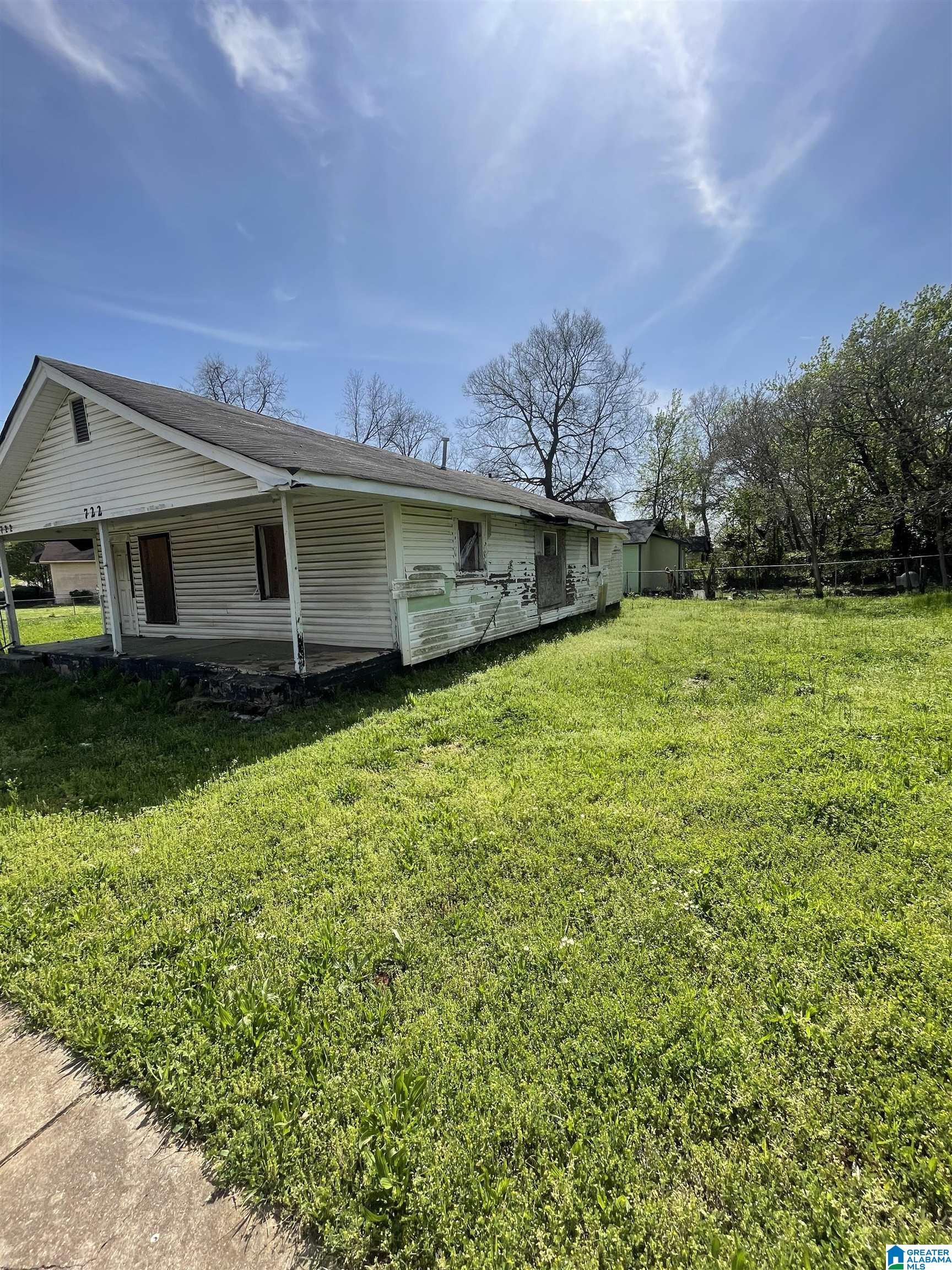 722 Southwest 18th Place Birmingham, AL 35211 - Photo 2 of 6