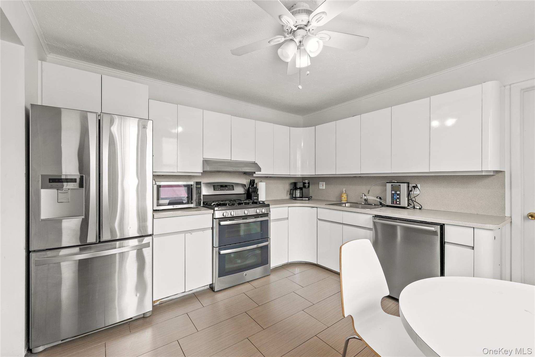 46 Meadow Lane New Rochelle, NY 10805 - Photo 31 of 39