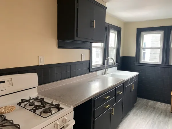 $1,900 | 108 Elmwood Avenue, Unit 2, Swansea, MA 02777