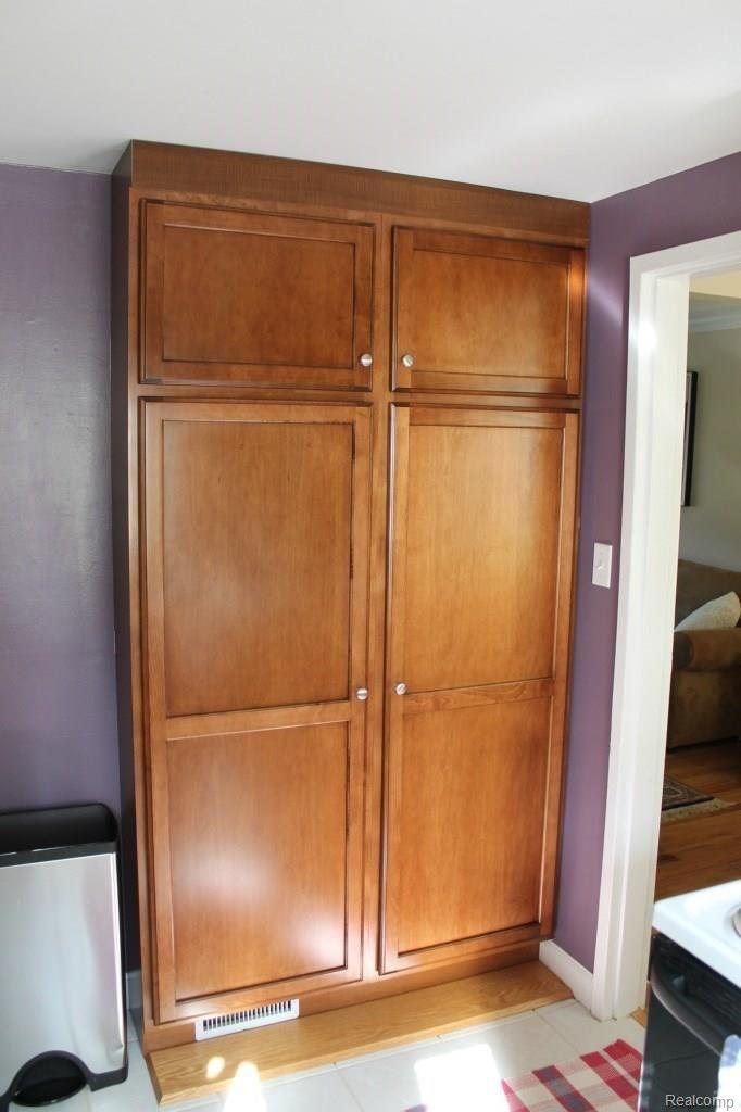 1770 Graefield Road Birmingham, MI 48009 - Photo 7 of 13 Kitchen with built in pantry