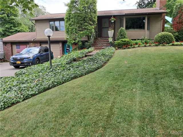 $320,000 | 5 Elm Hill Way, Camillus, NY 13031