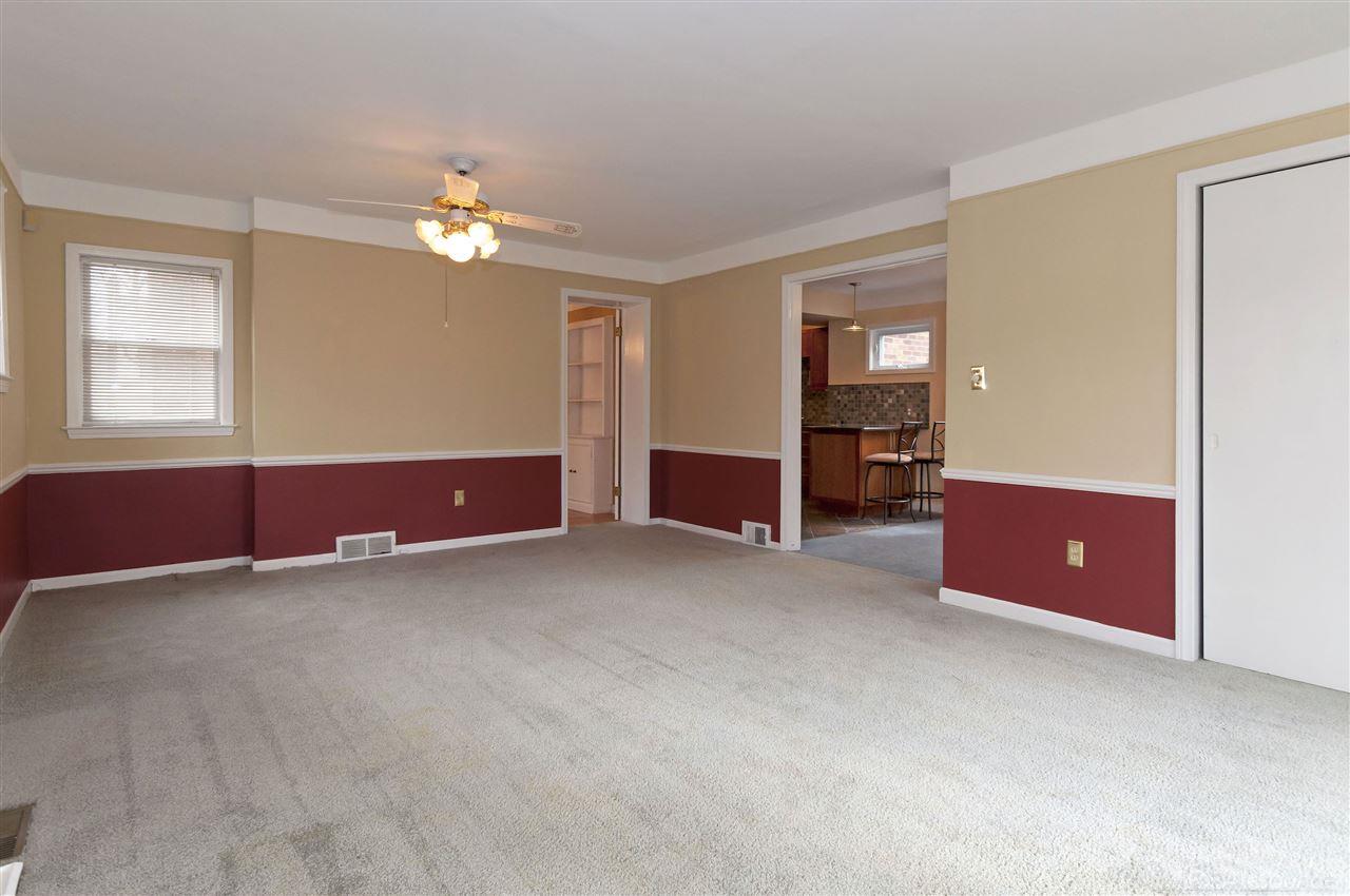 1019 Nottingham Road Grosse Pointe Park, MI 48230 - Photo 9 of 32