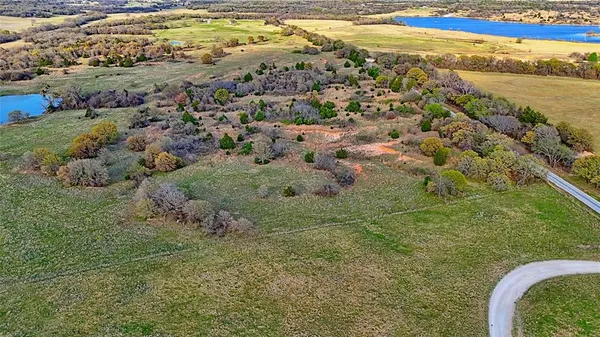 a view of an outdoor space and lakeside