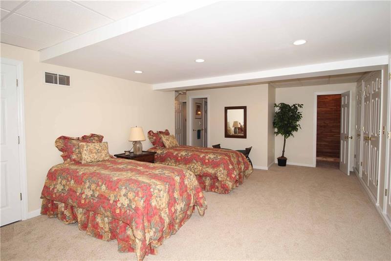 604 Harrogate Road Pittsburgh, PA 15241 - Photo 17 of 22 Gallery Image 17