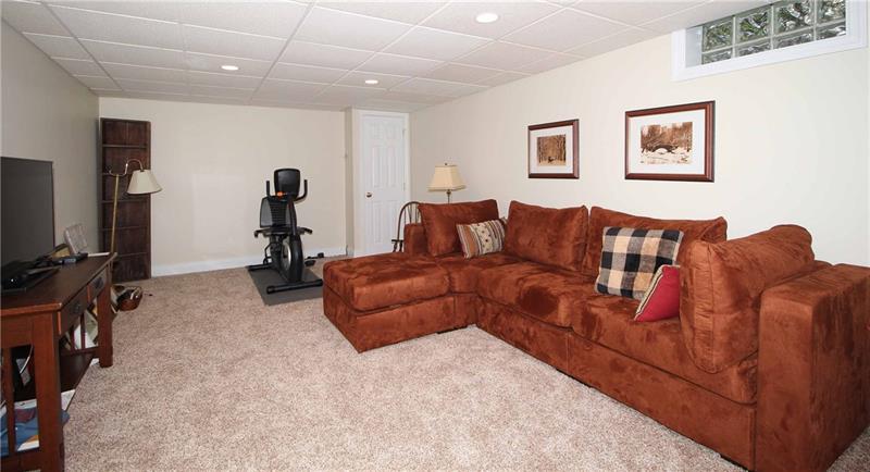 604 Harrogate Road Pittsburgh, PA 15241 - Photo 18 of 22 Gallery Image 18