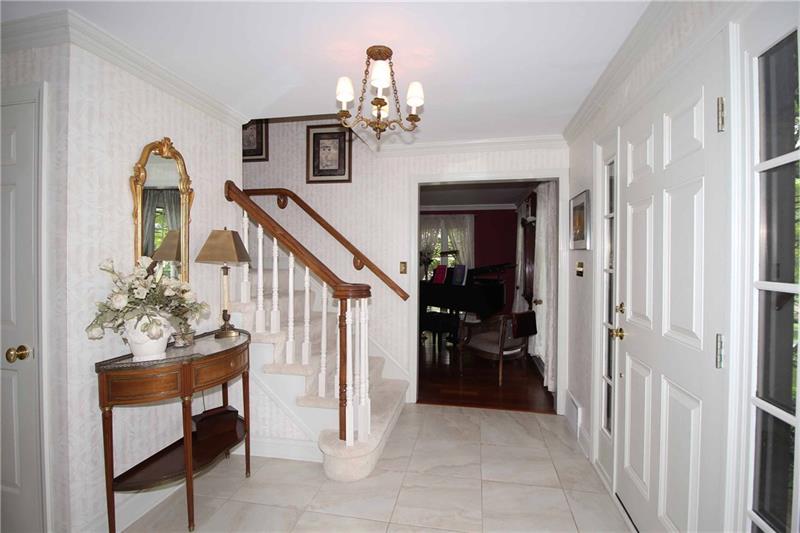 604 Harrogate Road Pittsburgh, PA 15241 - Photo 3 of 22 Gallery Image 3