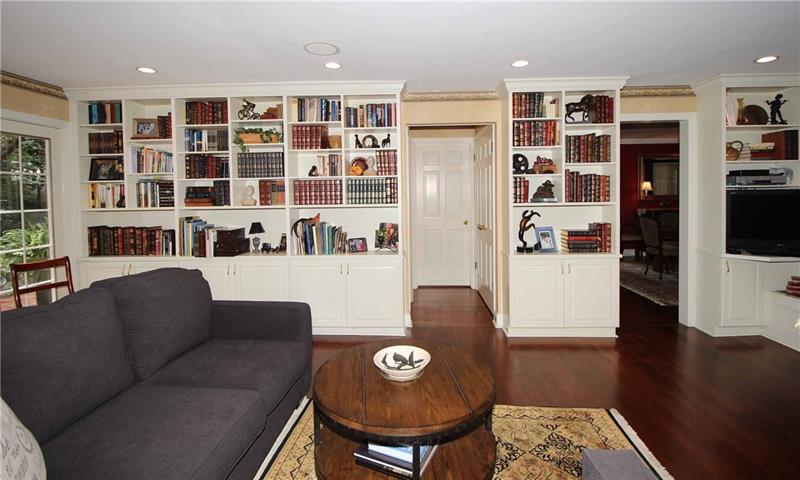 604 Harrogate Road Pittsburgh, PA 15241 - Photo 5 of 22 Gallery Image 5