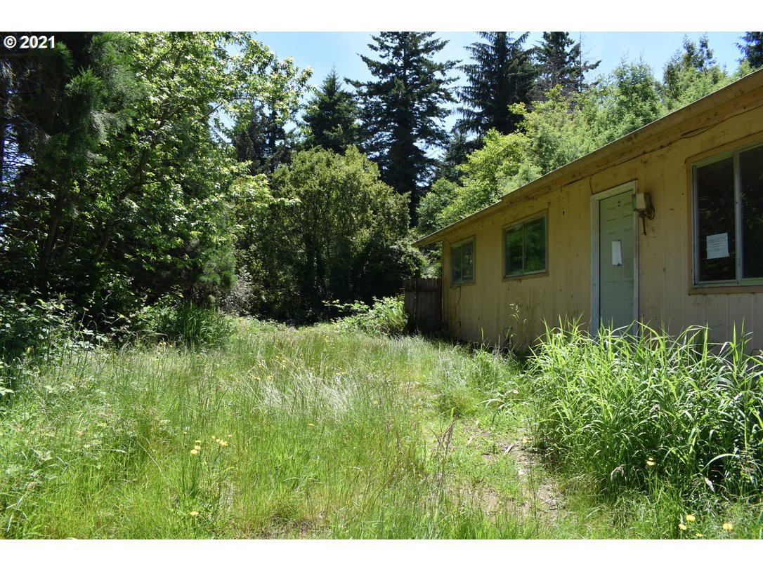 69904 Stage Road North Bend, OR 97459 - Photo 22 of 23 Gallery Image 22