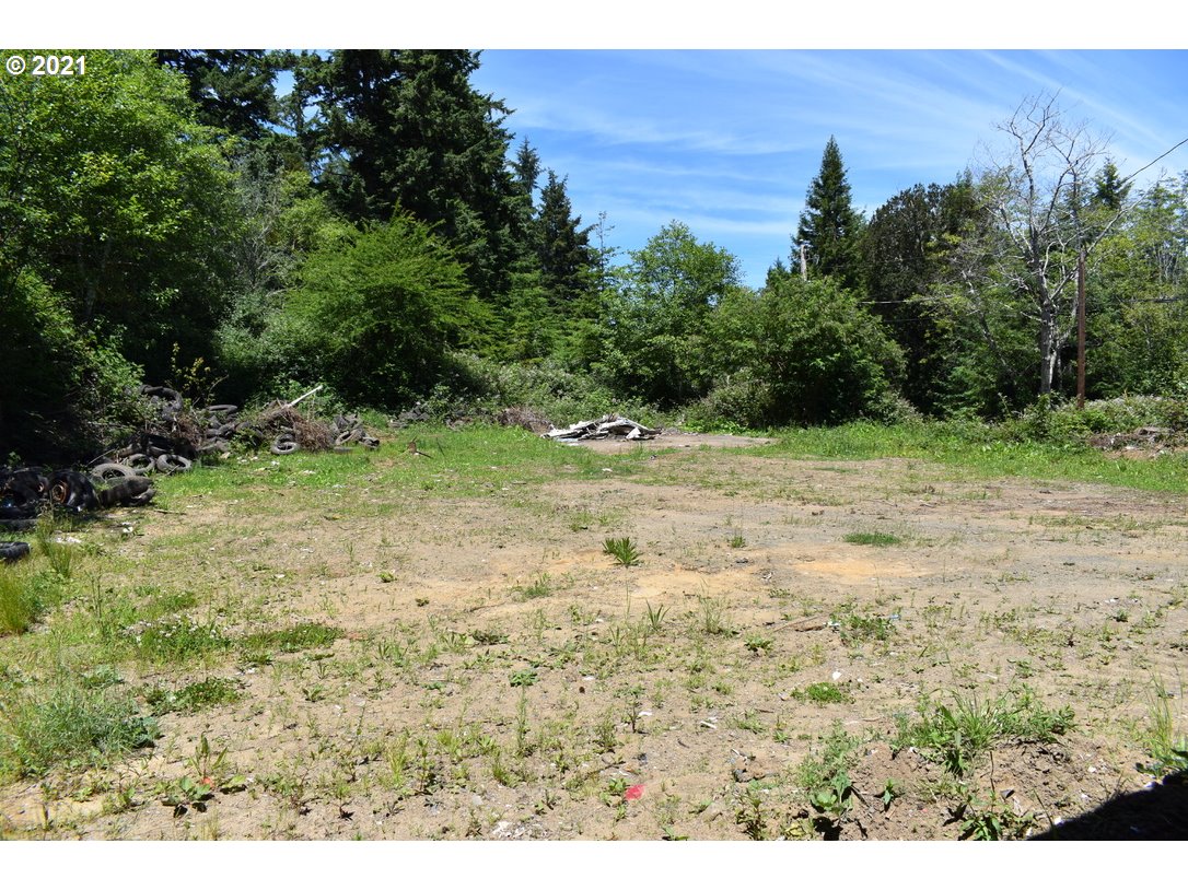 69904 Stage Road North Bend, OR 97459 - Photo 5 of 23 Gallery Image 5
