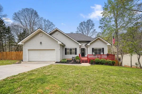 $425,000 | 85 Hickory Hills Drive, Dawsonville, GA 30534