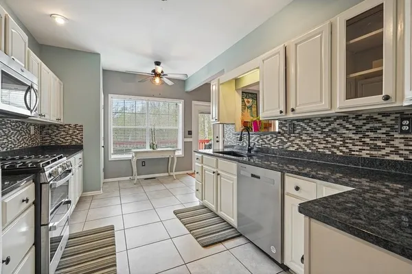 $425,000 | 85 Hickory Hills Drive, Dawsonville, GA 30534