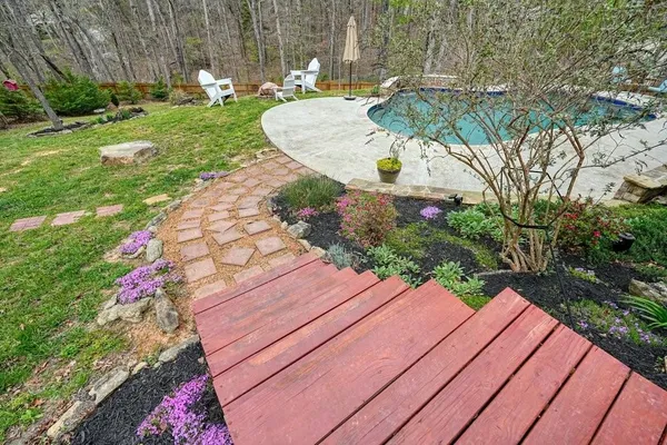 $425,000 | 85 Hickory Hills Drive, Dawsonville, GA 30534