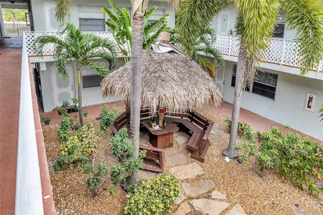 $1,950 | 2201 Northeast 36th Street, Unit 205, Lighthouse Point, FL 33064