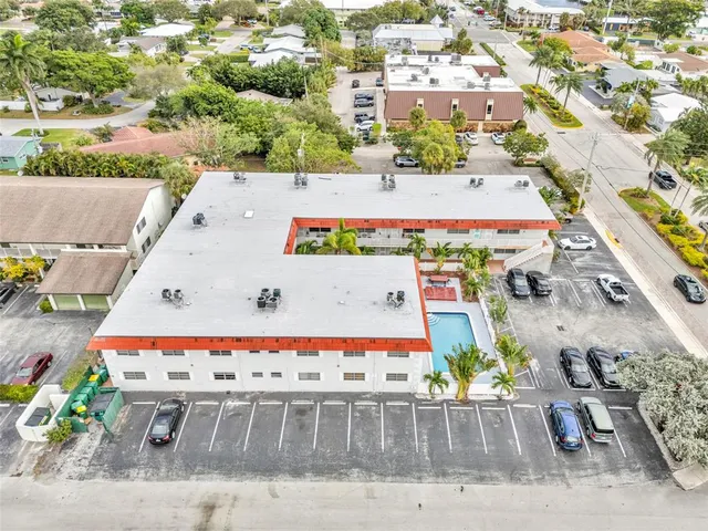 $2,050 | 2201 Northeast 36th Street, Unit 205, Lighthouse Point, FL 33064