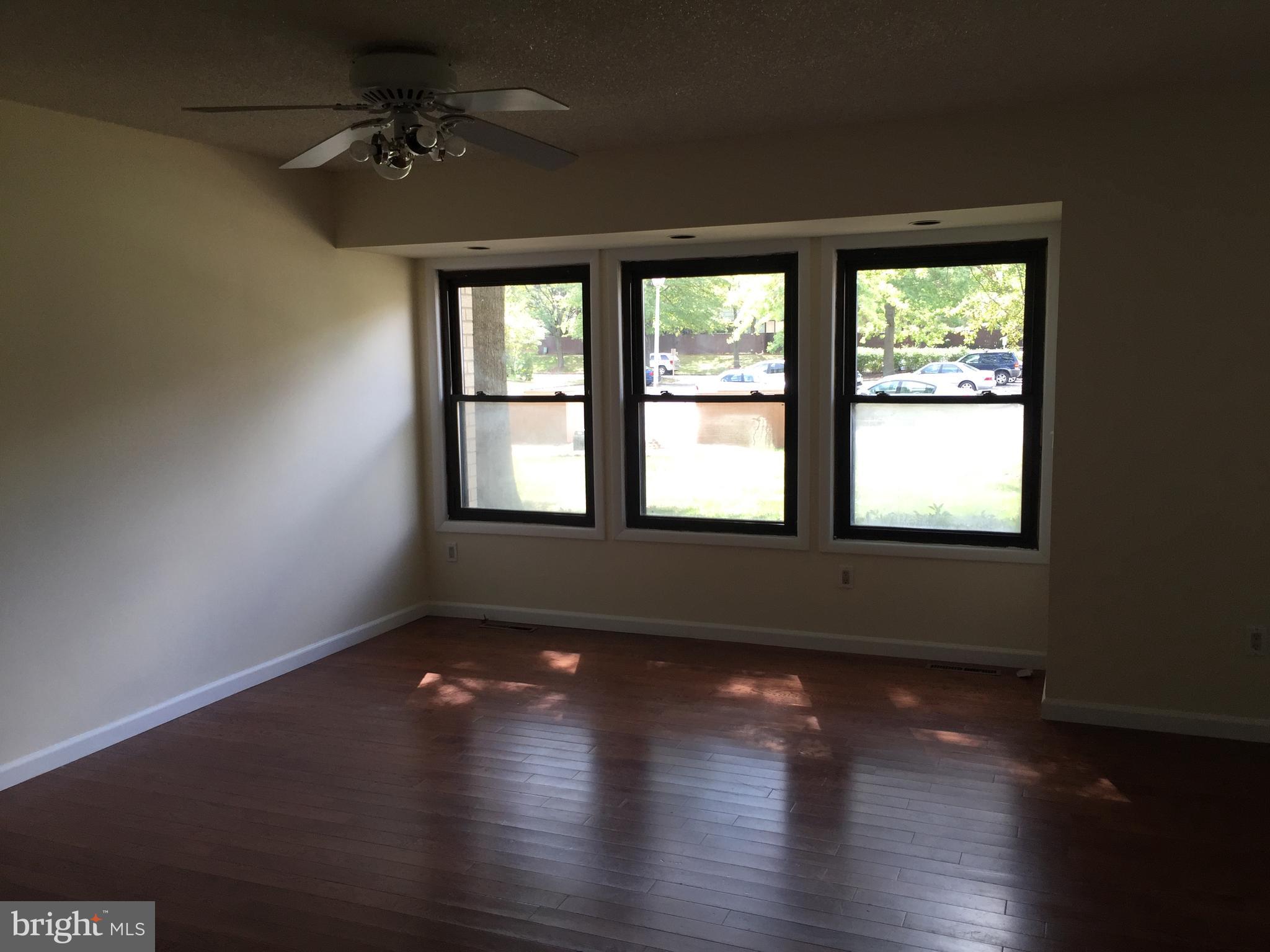 917 Jamestown Road East Windsor, NJ 08520 - Photo 4 of 14