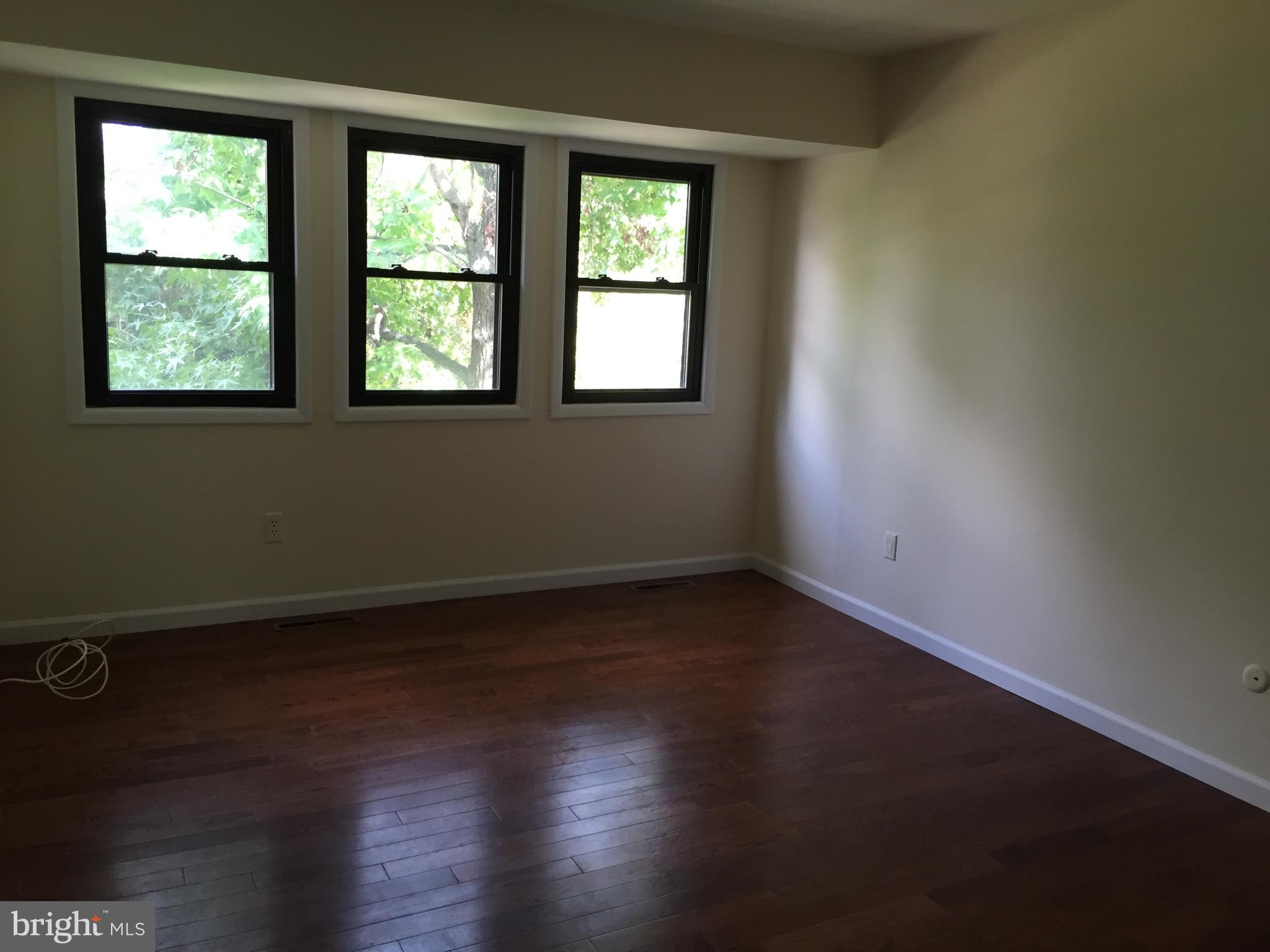 917 Jamestown Road East Windsor, NJ 08520 - Photo 7 of 14