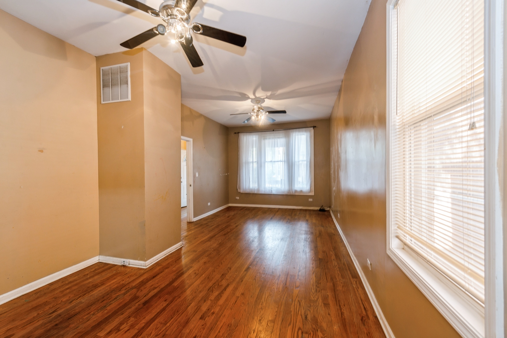 2618 West Rice Street Chicago, IL 60622 - Photo 3 of 15 Gallery Image 3