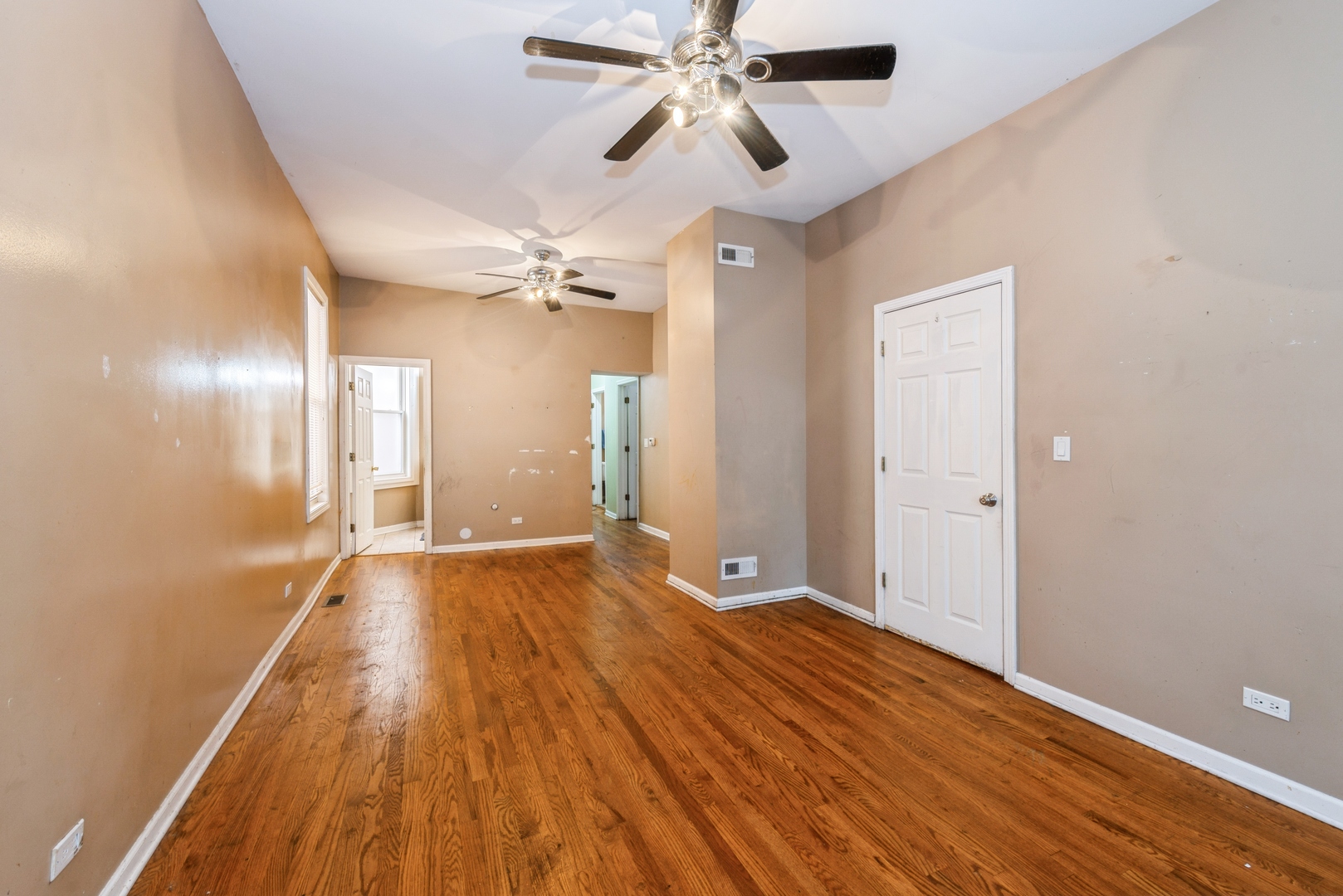2618 West Rice Street Chicago, IL 60622 - Photo 4 of 15 Gallery Image 4