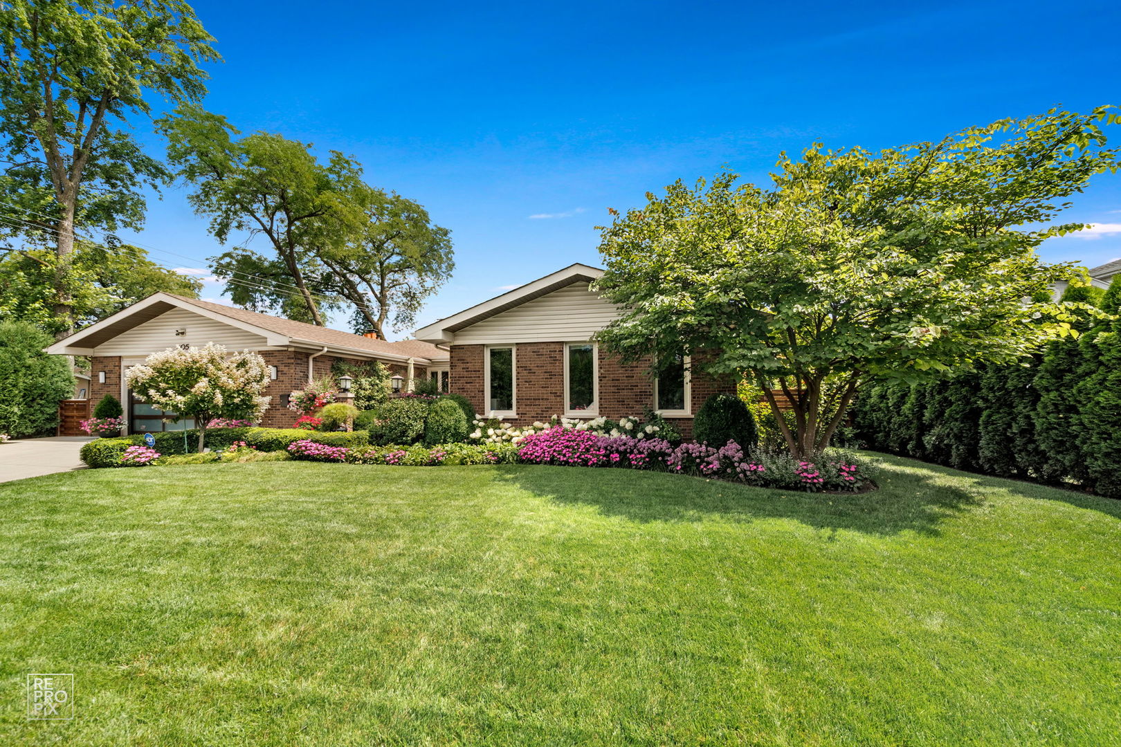 405 Greenwood Road Glenview, IL 60025 - Photo 2 of 40 Gallery Image 2