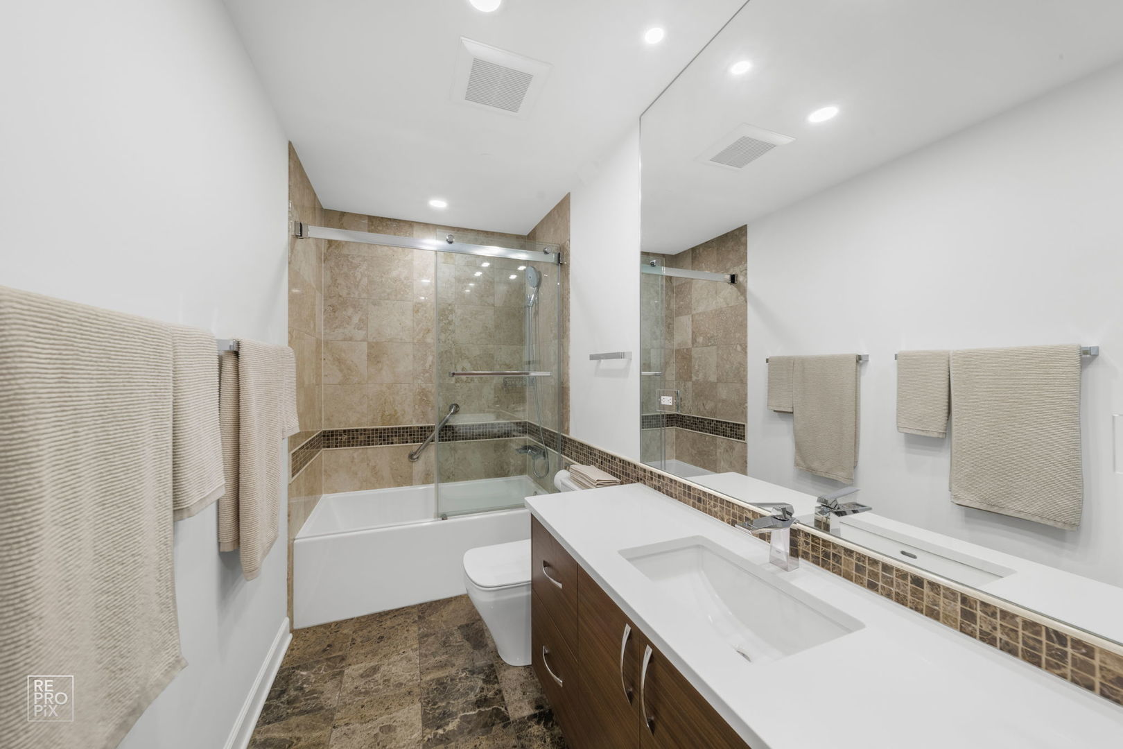 405 Greenwood Road Glenview, IL 60025 - Photo 31 of 40 Gallery Image 31