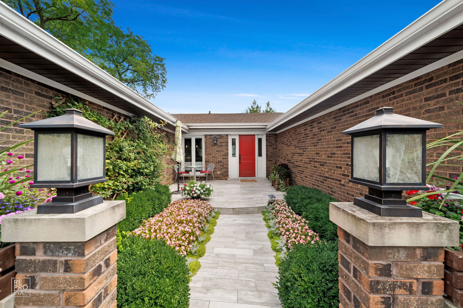 405 Greenwood Road Glenview, IL 60025 - Photo 4 of 40 Gallery Image 4