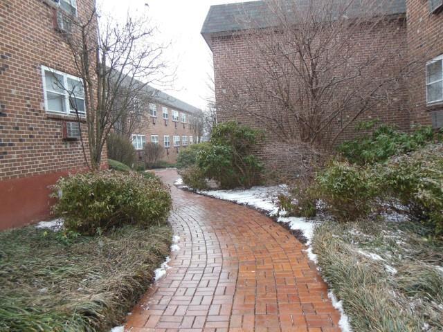 637 Cove Road, Unit C1 Stamford, CT 06902 - Photo 1 of 1 a view of a pathway with a pathway