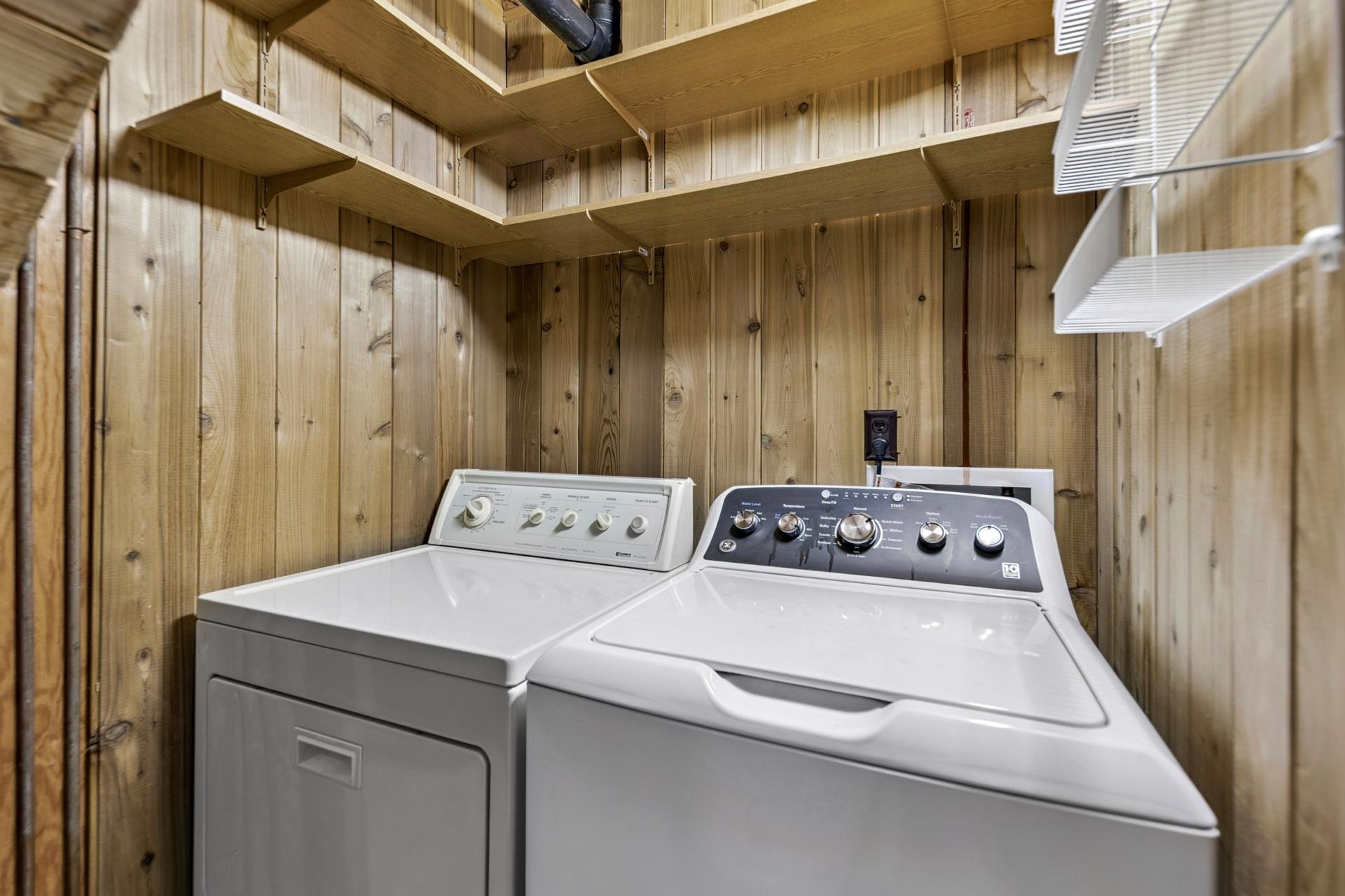 14527 Christie Lane Truckee, CA 96161 - Photo 18 of 19 a utility room with dryer and washer