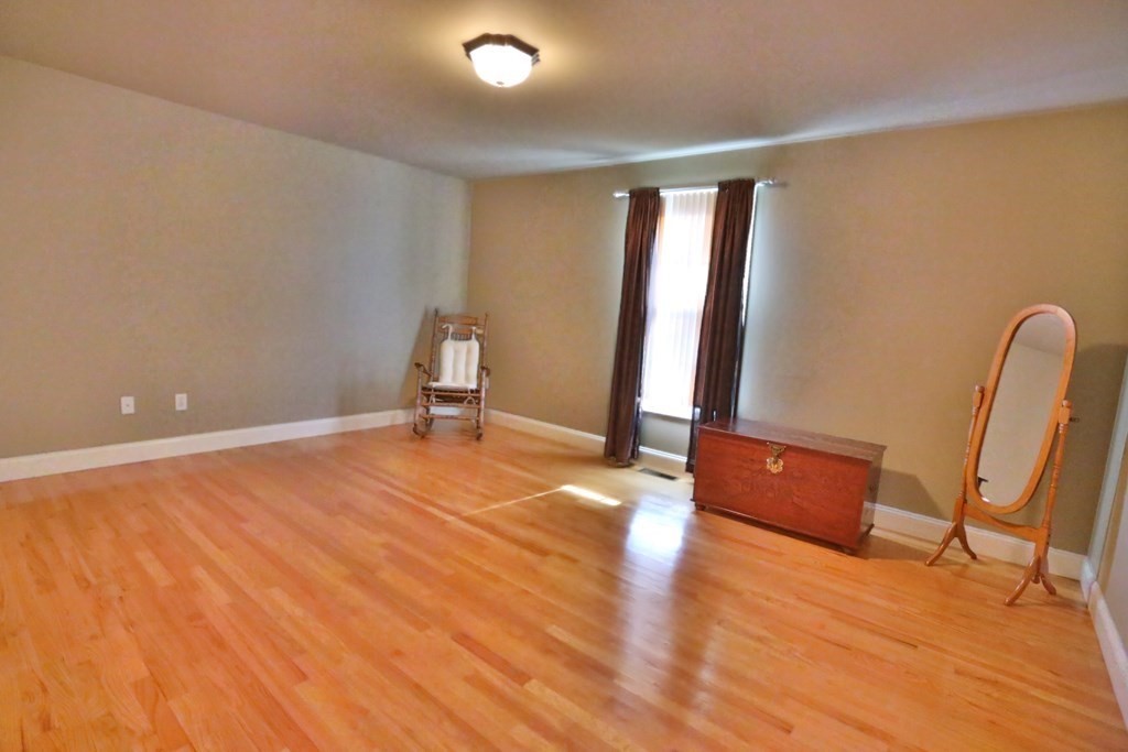41 Daisy Lane Fall River, MA 02721 - Photo 7 of 24