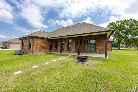 $365,500 | 6785 Lone Oak Drive, Erwinville, LA 70729