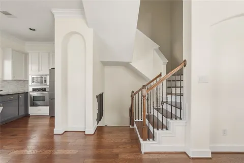 $429,999 | 836 Garden Oaks Terrace, Houston, TX 77018