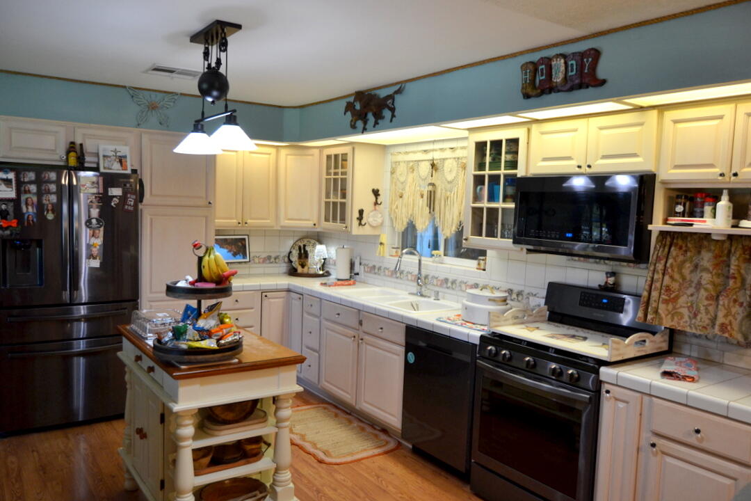 2821 South River Road Grants Pass, OR 97527 - Photo 10 of 51 DSC_8626-002