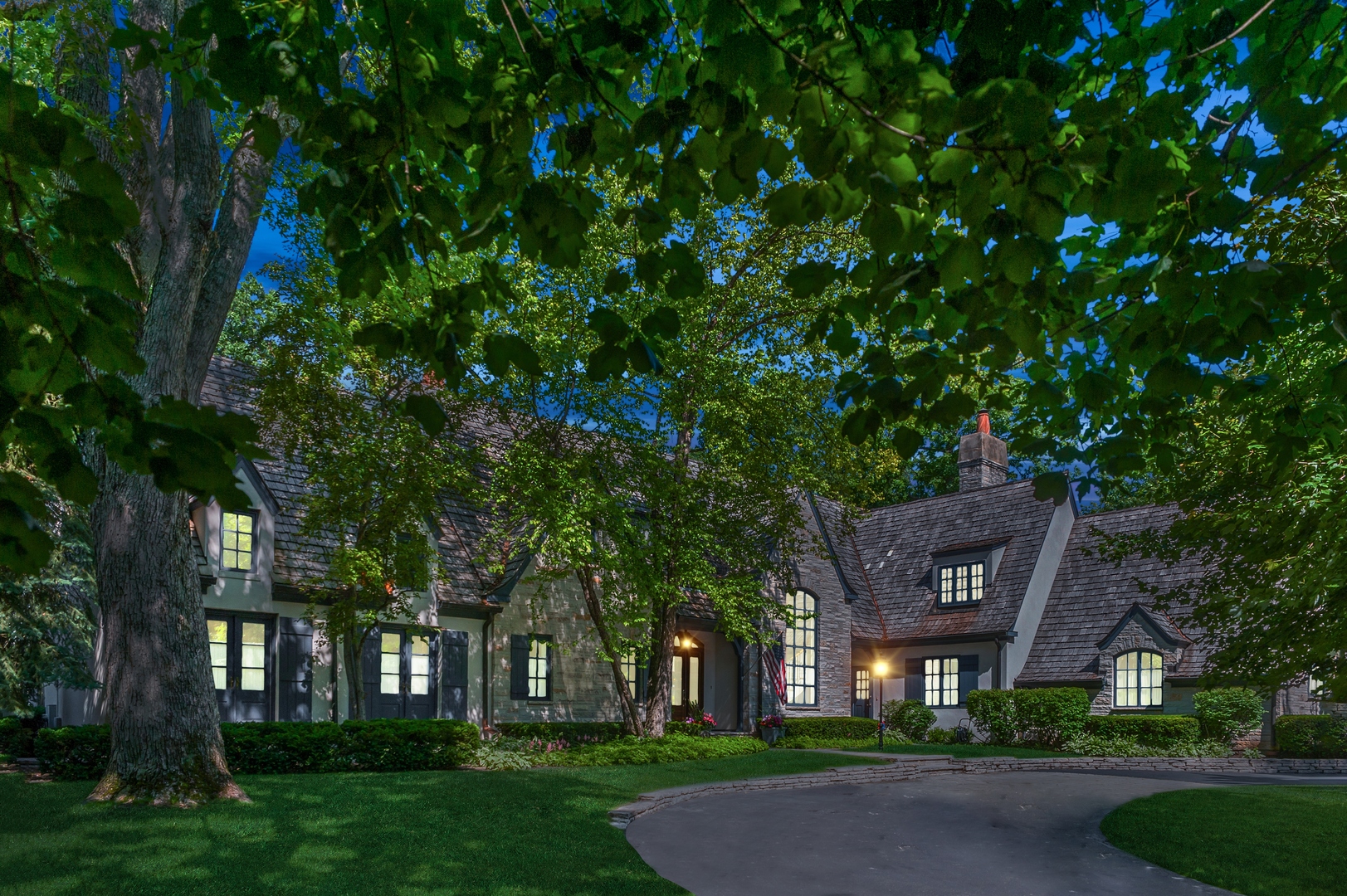 370 North Mayflower Road Lake Forest, IL 60045 - Photo 29 of 29 front view of house with a yard