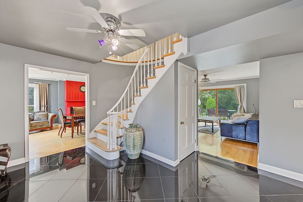 6 Dogwood Road Rolling Meadows, IL 60008 - Photo 6 of 43 Gallery Image 6