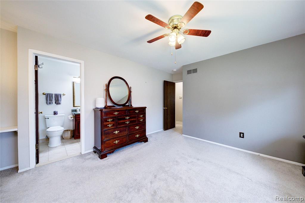 44323 Hanford Road Canton, MI 48187 - Photo 18 of 31 Gallery Image 18