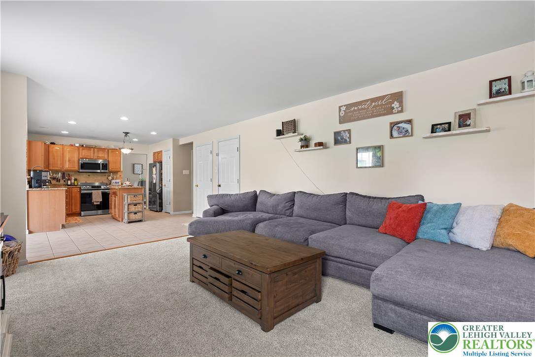 5332 Seip Road Bethlehem, PA 18017 - Photo 17 of 39