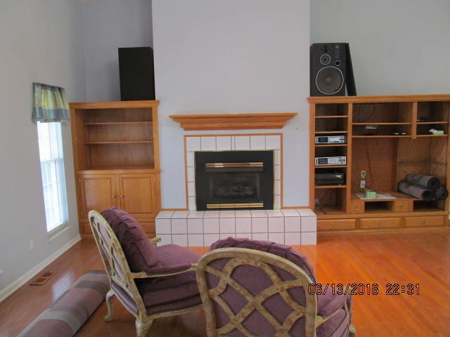 8200 Greenbriar Road Talbott, TN 37877 - Photo 2 of 18 a view of livingroom with furniture