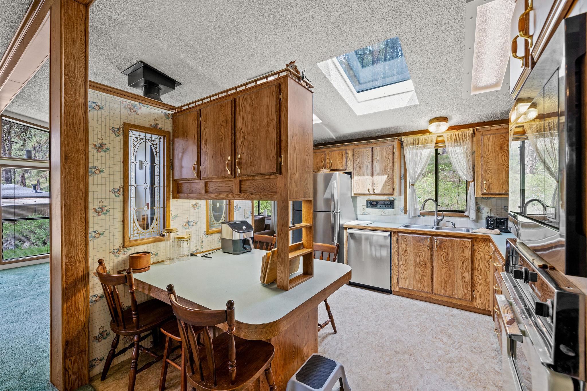 10709 South Hangman Valley Road Spokane, WA 99223 - Photo 17 of 48