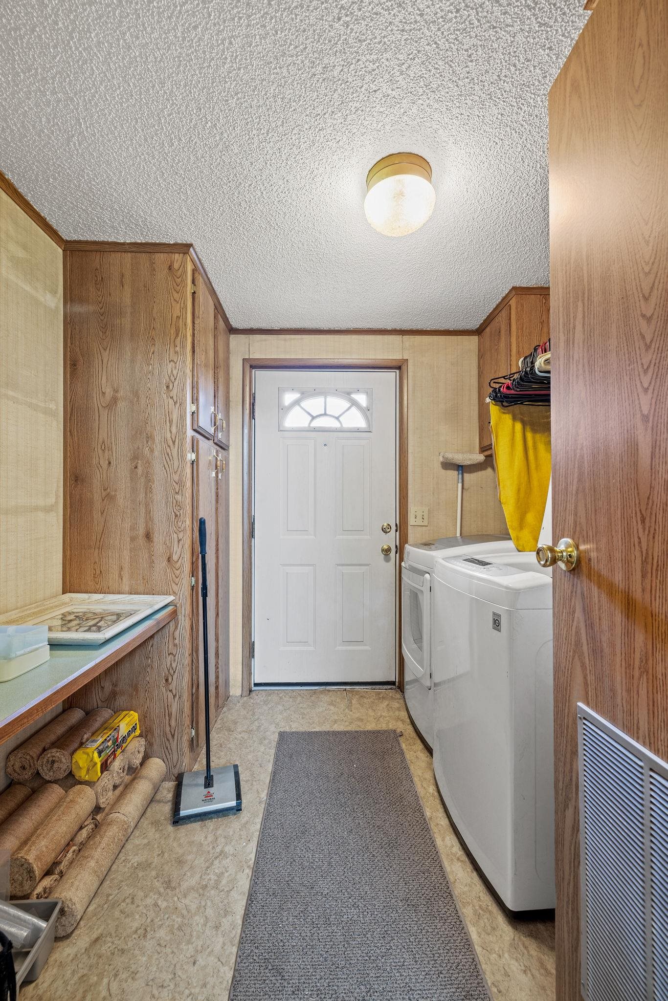 10709 South Hangman Valley Road Spokane, WA 99223 - Photo 21 of 48